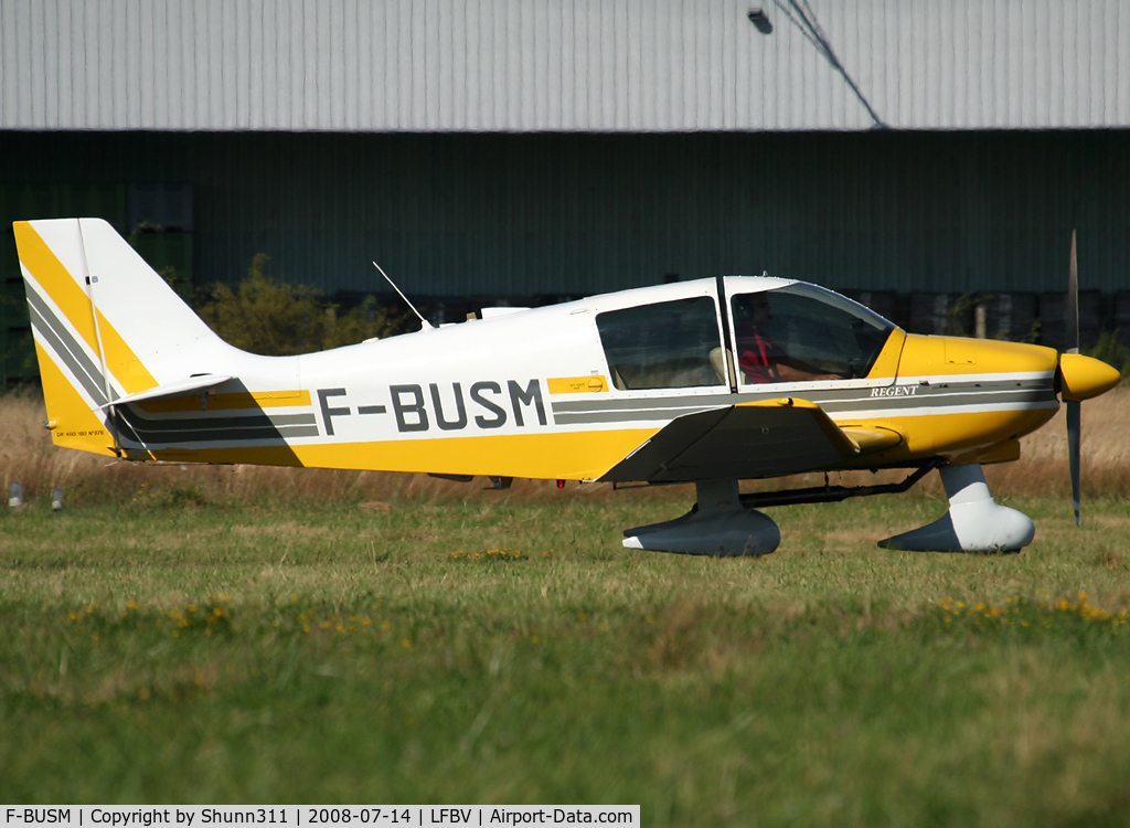 F-BUSM, Robin DR-400-180 Regent C/N 878, Came back from flight and rolling to the Airclub...