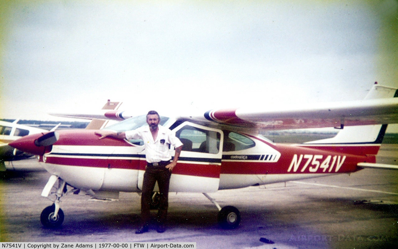 N7541V, 1976 Cessna 177RG Cardinal C/N 177RG0838, John Van Dyke by his favorite airplane! Thanks John...I sure miss my old hanger flying buddy!
