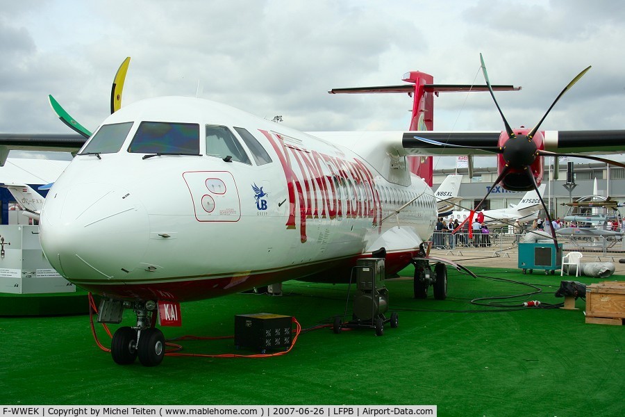 F-WWEK, 2007 ATR 72-212A C/N 750, This aircraft from Kingfisher is here displayed at the Paris Airshow before becoming VT-KAI