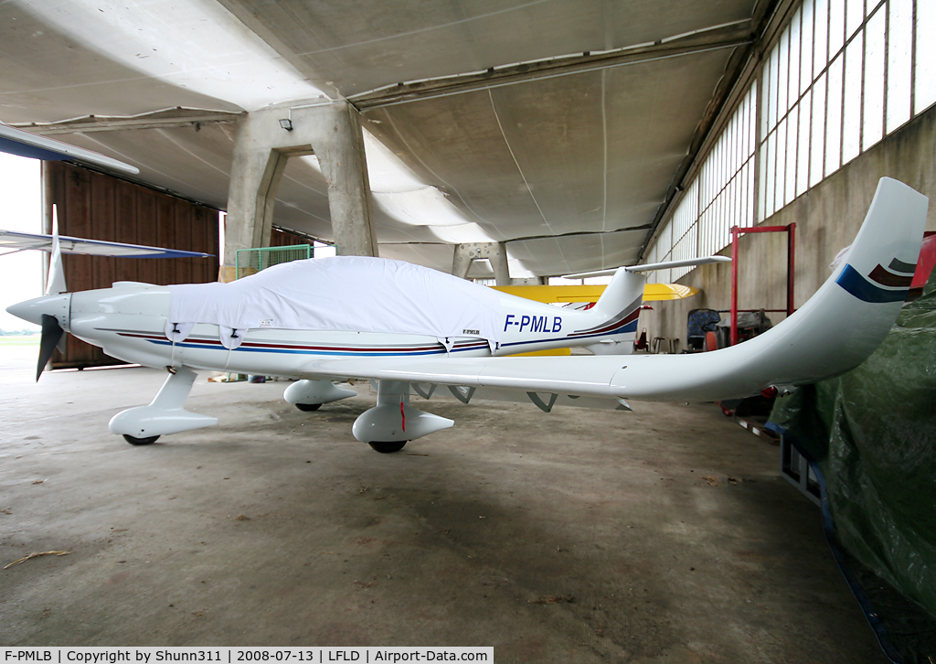 F-PMLB, 2007 Dyn'Aero MCR-4S 2002 C/N 97, Parked inside Airclub's hangar