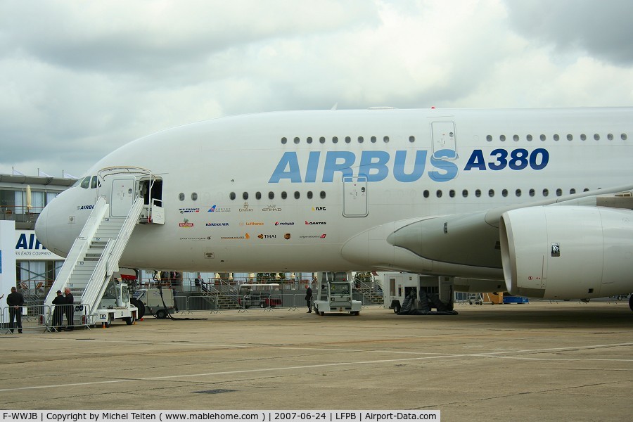 F-WWJB, 2006 Airbus A380-861 C/N 007, Static display at the Bourget Airshow 2007