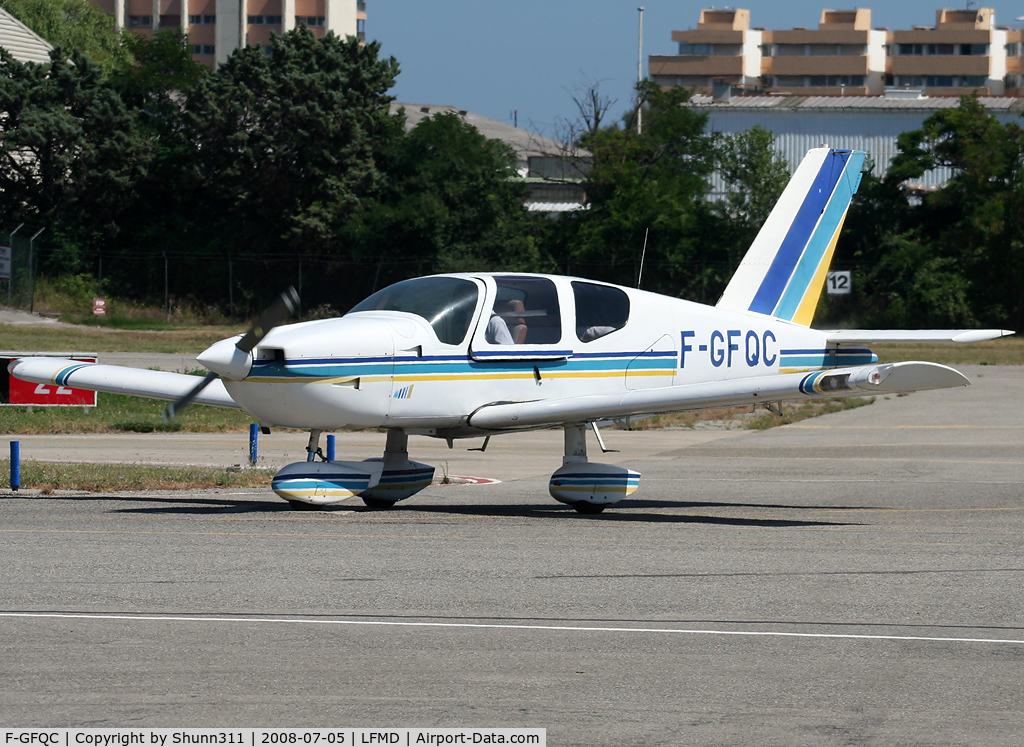 F-GFQC, Socata TB-9 Tampico C/N 699, Arriving from light flight...
