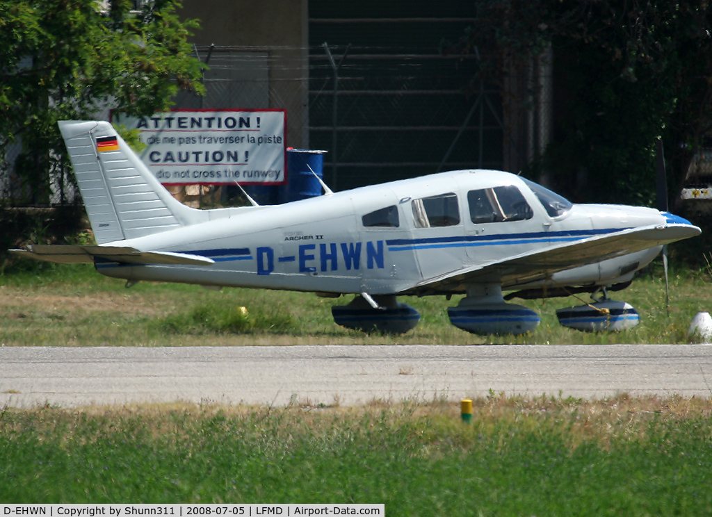 D-EHWN, Piper PA-28-181 Archer II C/N 28-8590008, Parked in the grass...