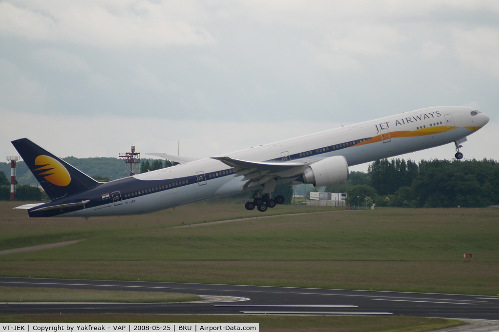 VT-JEK, 2008 Boeing 777-35R C/N 35165/696, Jet Airways Boeing 777-300