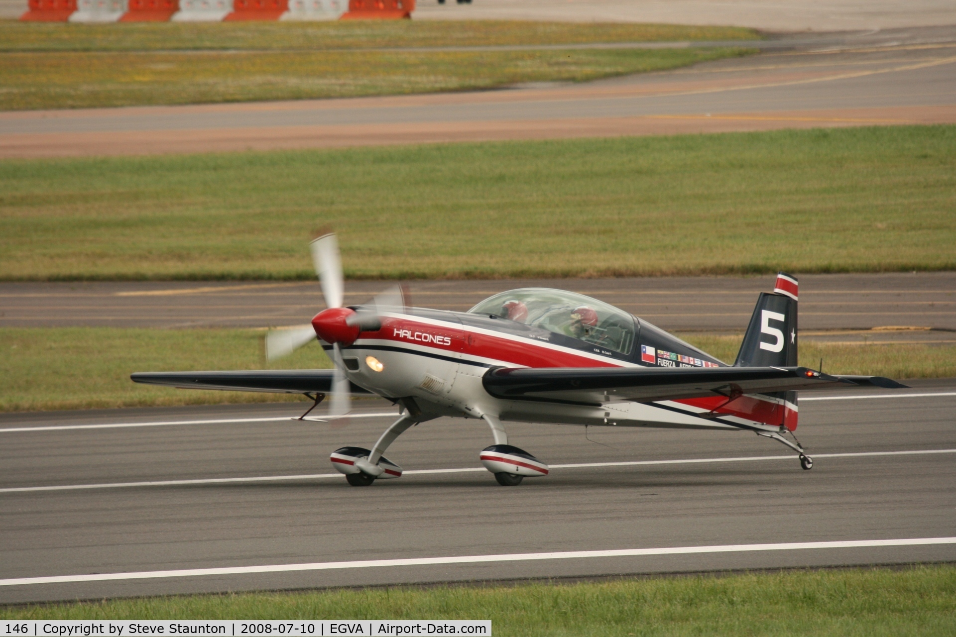 146, Extra EA-300L C/N 146, Taken at the Royal International Air Tattoo 2008 during arrivals and departures (show days cancelled due to bad weather)