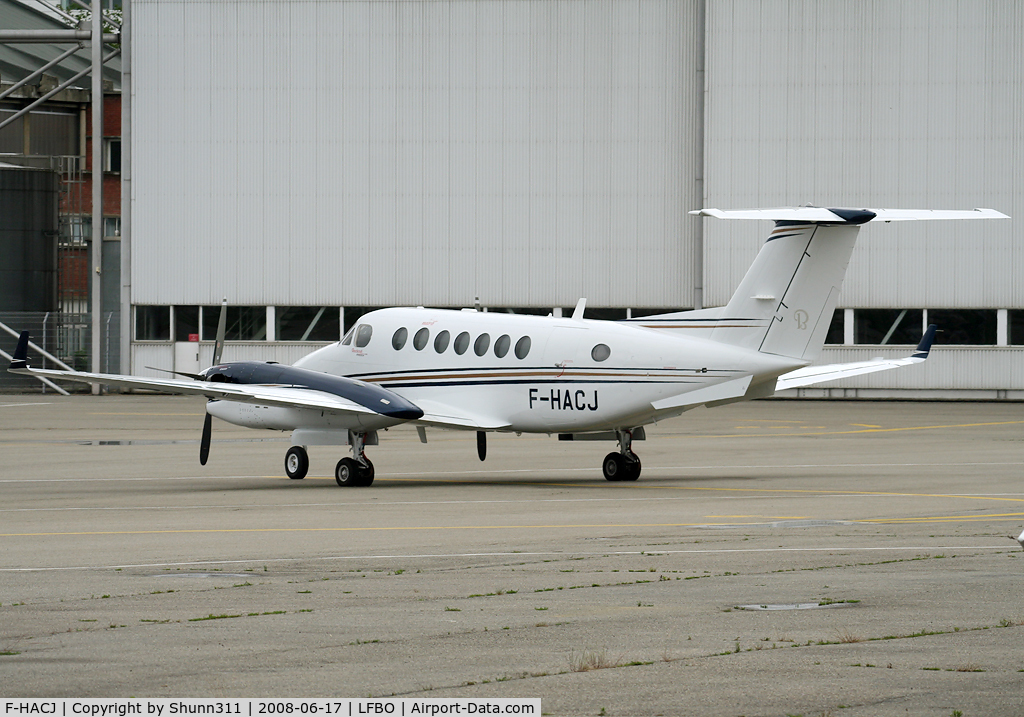 F-HACJ, Hawker Beechcraft 350 King Air (B300) C/N FL-582, Parked at the Business Aviation apron...