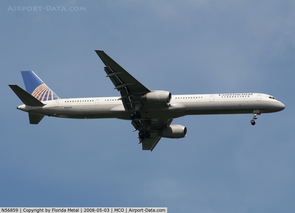N56859, 2004 Boeing 757-324 C/N 32818, Continental 757-300 arriving from IAH