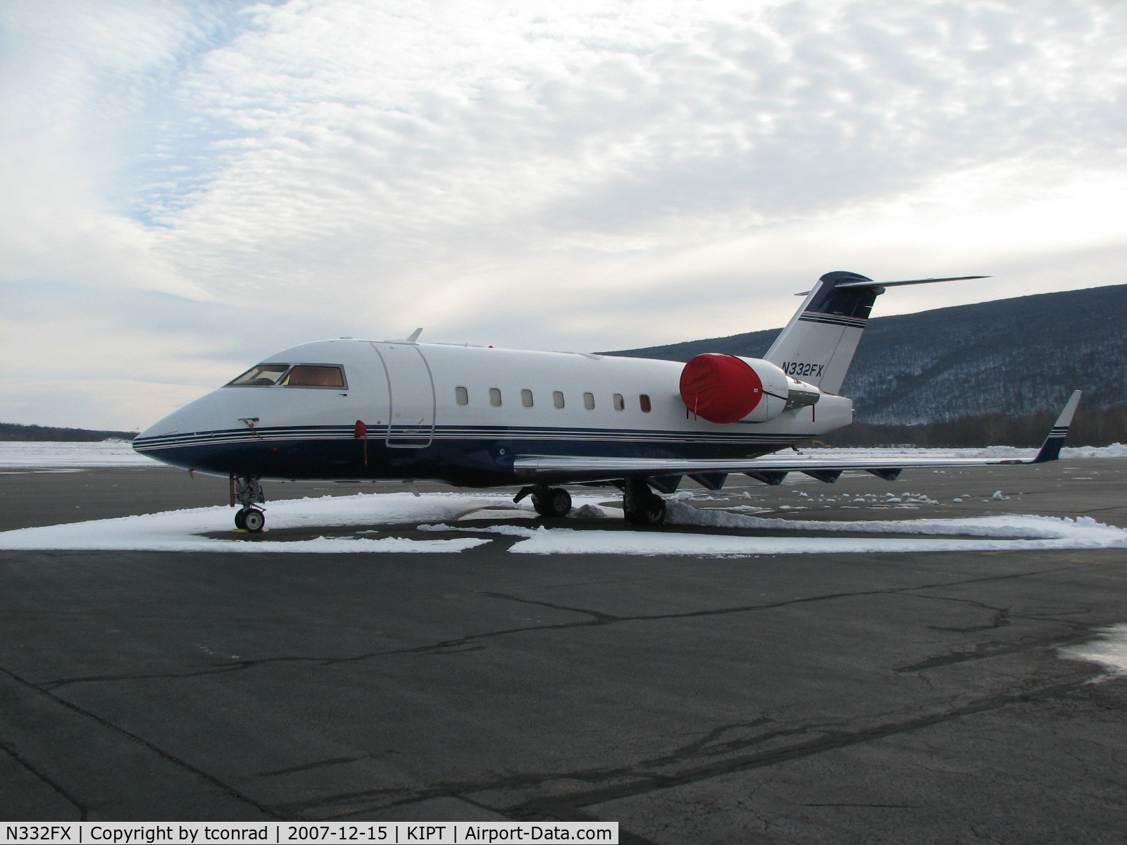 N332FX, 2002 Bombardier Challenger 604 (CL-600-2B16) C/N 5543, at Williamsport