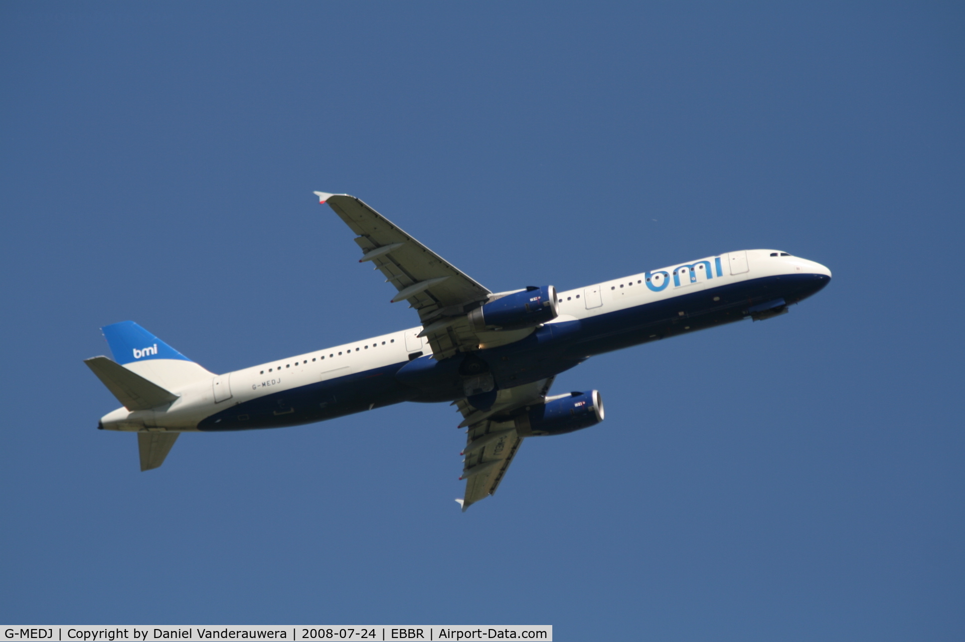 G-MEDJ, 2004 Airbus A321-231 C/N 2190, flight BD146 is taking off from rwy 07R