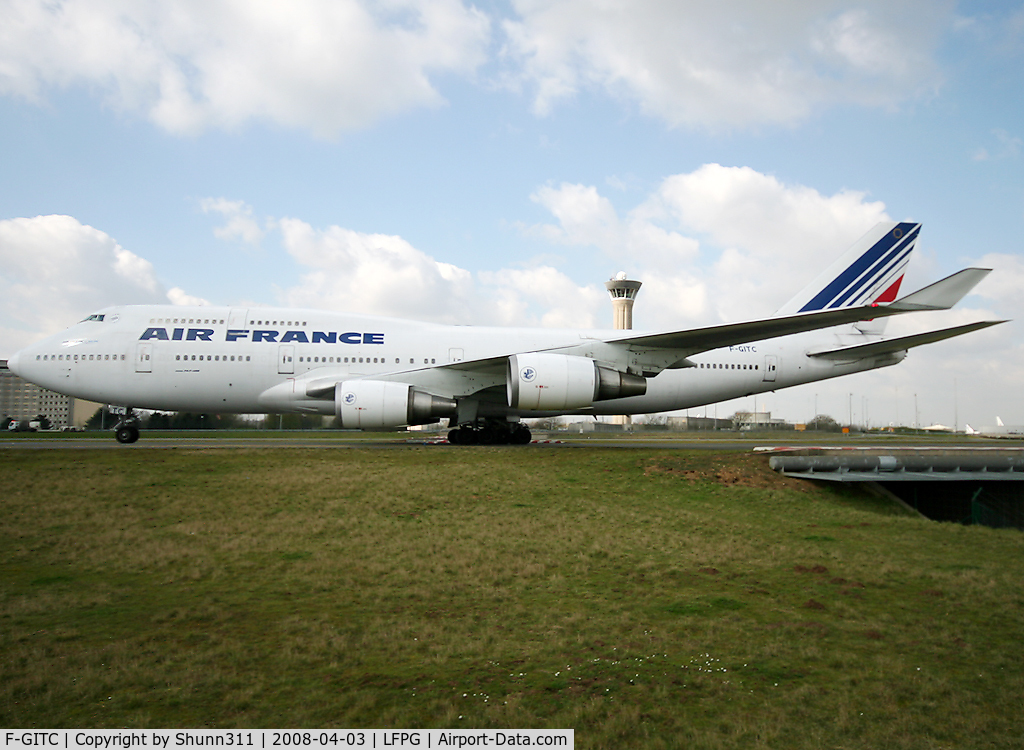 F-GITC, 1991 Boeing 747-428 C/N 25344, Passing on parallels runways