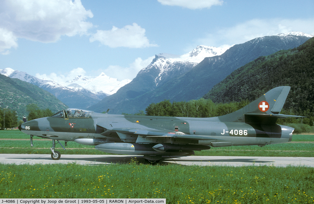 J-4086, 1960 Hawker Hunter F.58 C/N 41H-697453, Seen on its last exercise at Raron