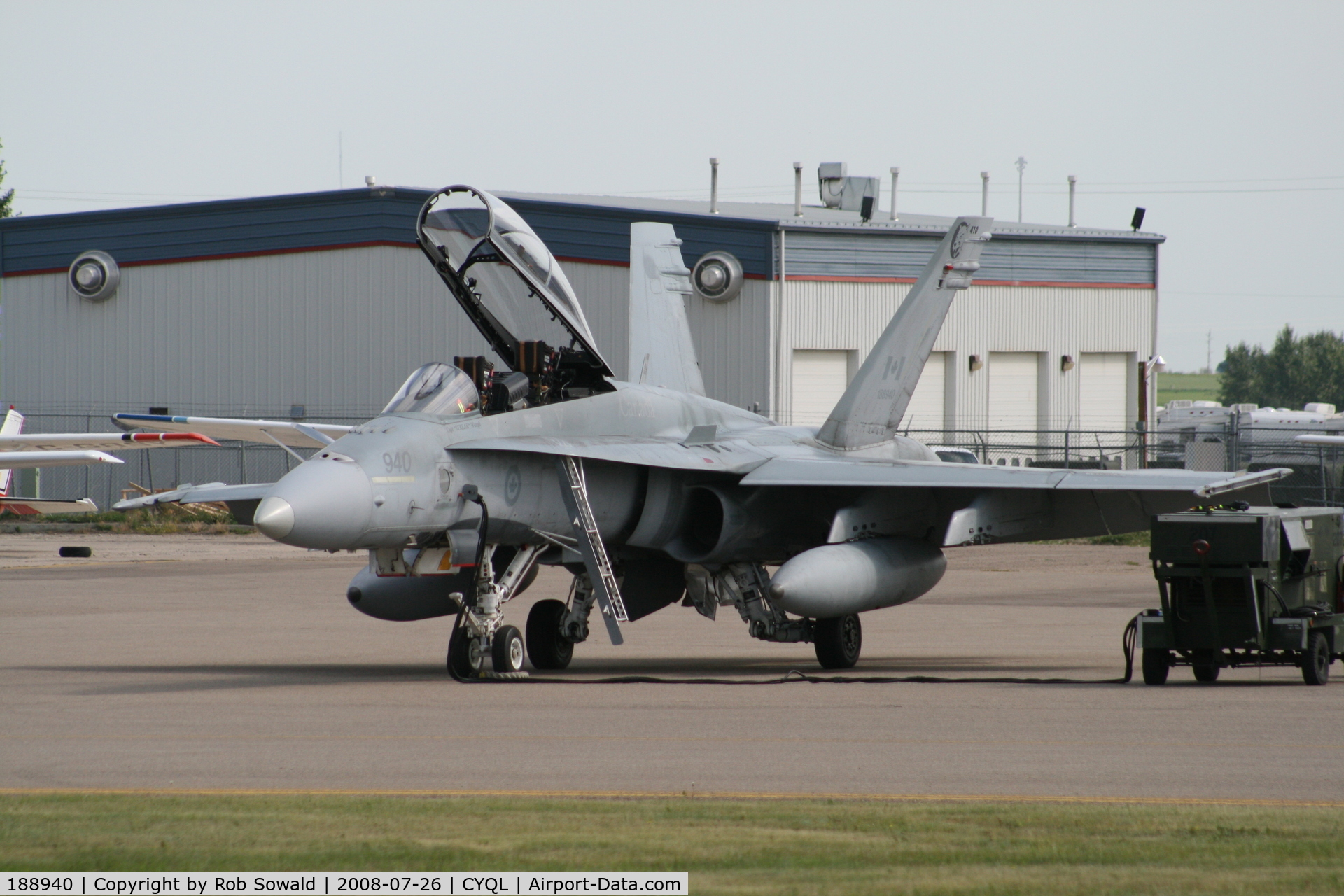 188940, 1988 McDonnell Douglas CF-188B Hornet C/N 0751/B111, Taken at the Lethbridge 2008 airshow.