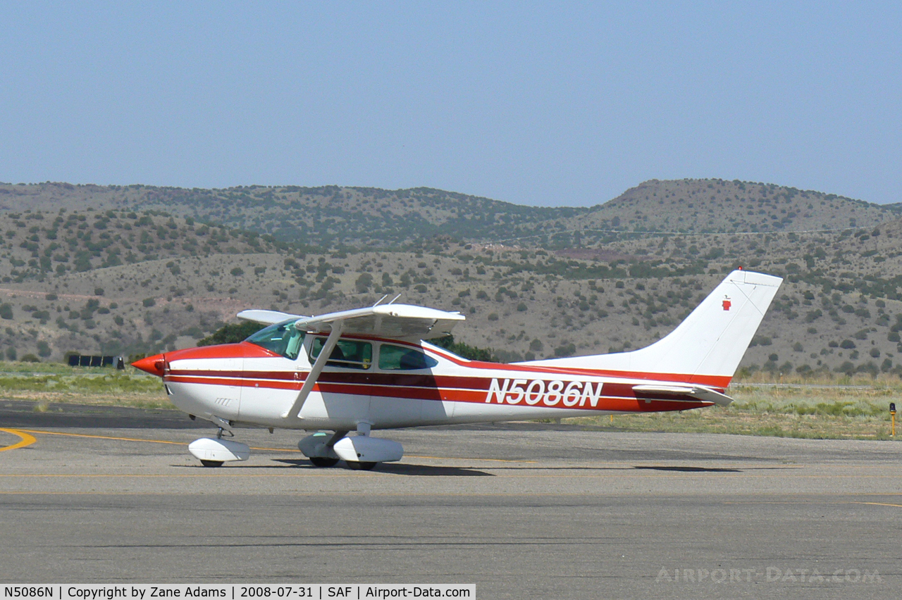 N5086N, 1979 Cessna 182Q Skylane C/N 18267505, At Santa Fe Municipal