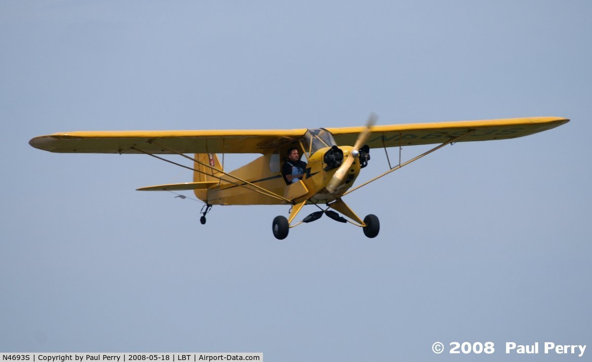 N4693S, 1946 Piper J3C-65 Cub C/N 18373, Bearing down, ready for the next landing attempt