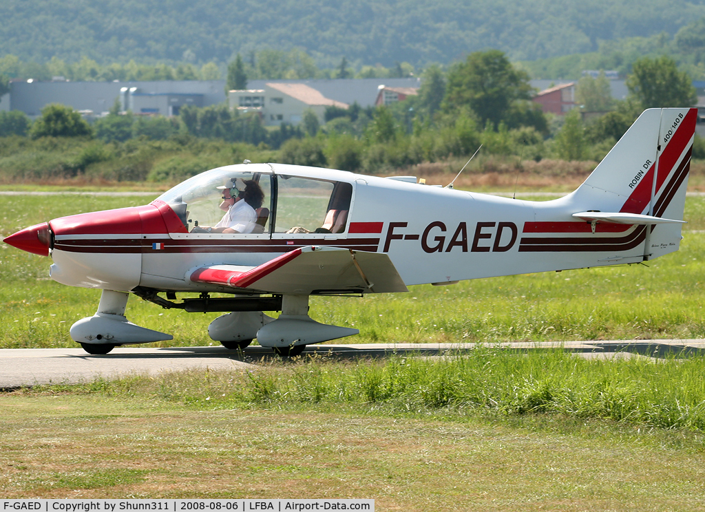 F-GAED, Robin DR-400-140B Major C/N 1146, Arriving from flight and rolling to the terminal...