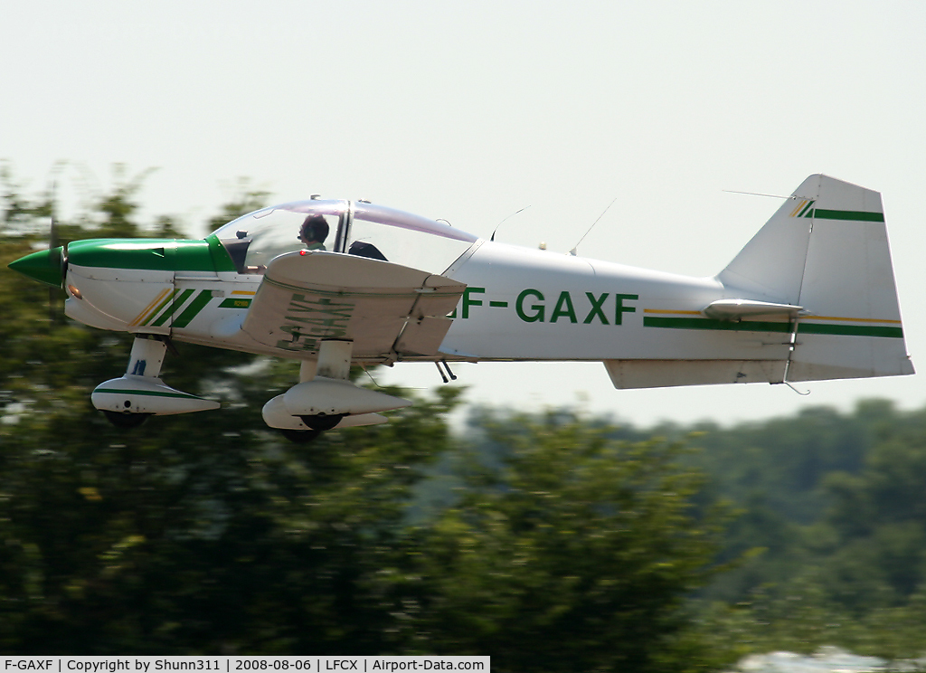 F-GAXF, Robin R-2160 Alpha Sport C/N 141, On take off...