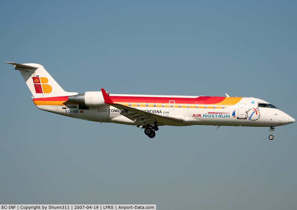 EC-INF, 2003 Bombardier CRJ-200ER (CL-600-2B19) C/N 7785, Morning arrival...