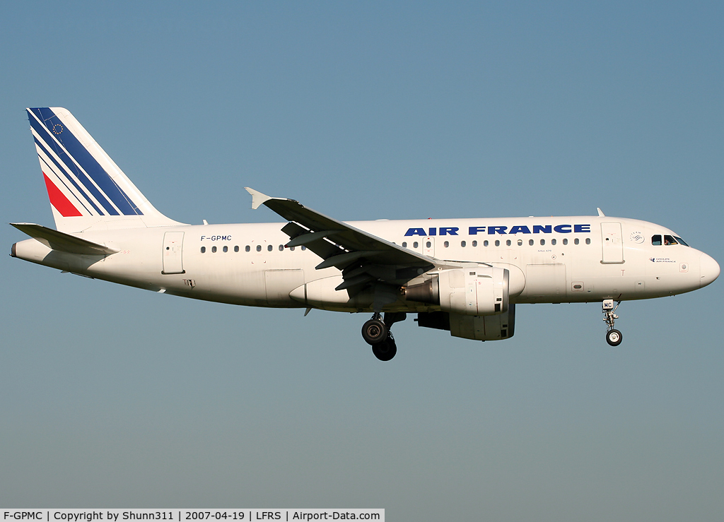 F-GPMC, 1996 Airbus A319-113 C/N 608, Morning arrival...