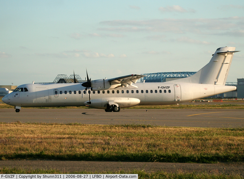 F-GVZF, 1995 ATR 72-212 C/N 461, Rolling to the terminal...