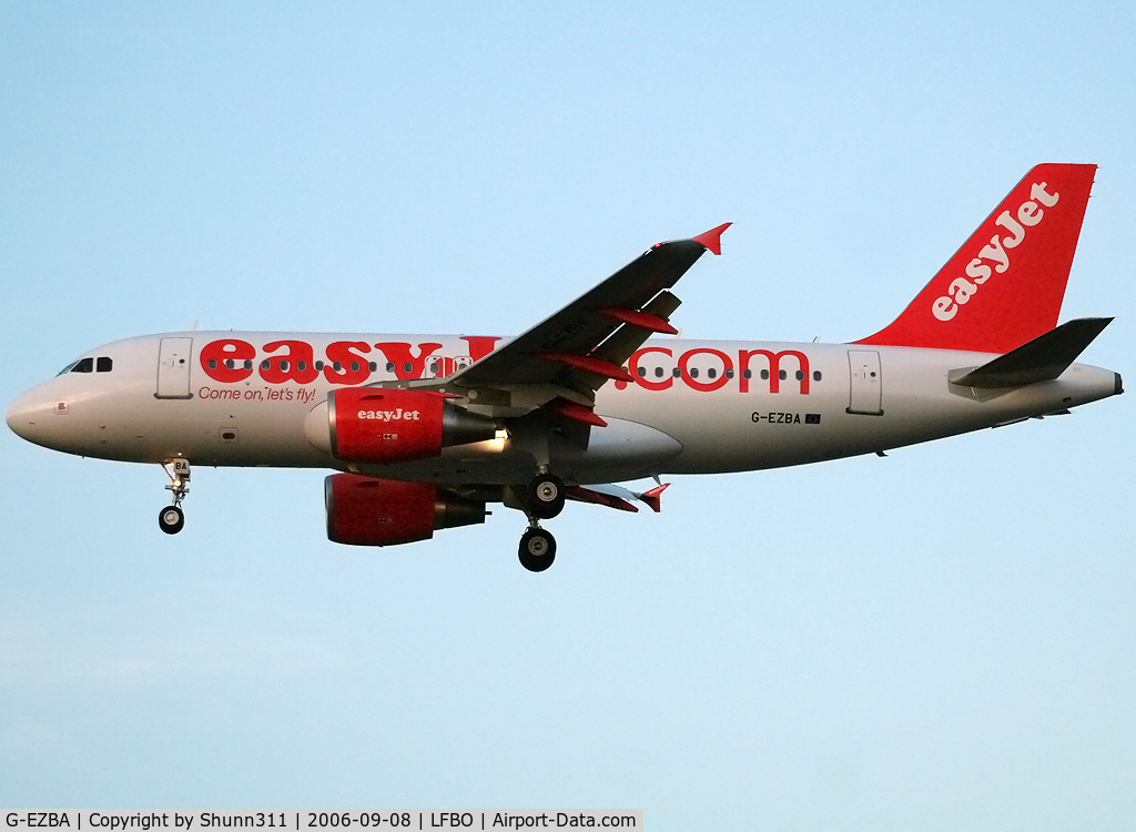 G-EZBA, 2006 Airbus A319-111 C/N 2860, Landing rwy 32L...