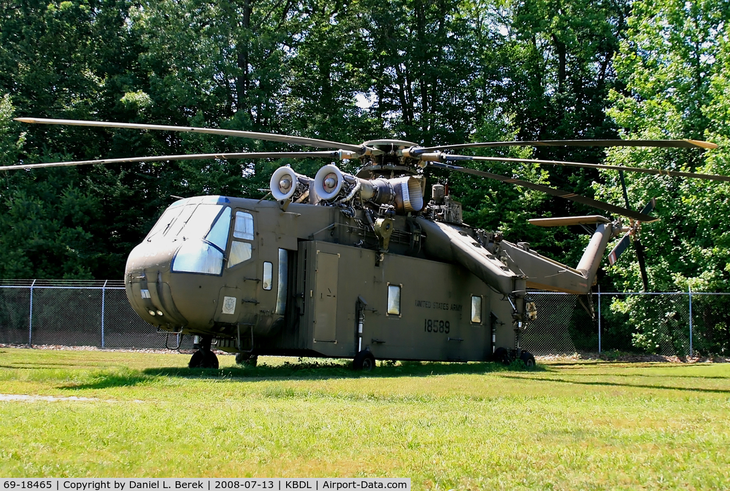 69-18465, 1969 Sikorsky CH-54B Tarhe C/N 64-072, This heavylifter is now seen with the pod from 68-18589.