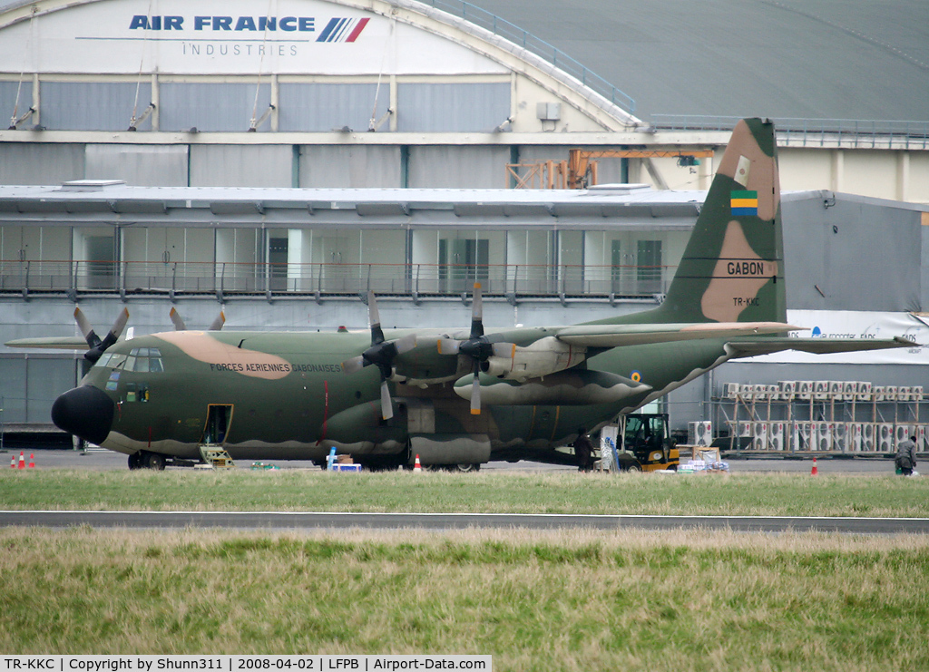 TR-KKC, 1977 Lockheed C-130H Hercules C/N 382-4765, Waiting a new Cargo flight...