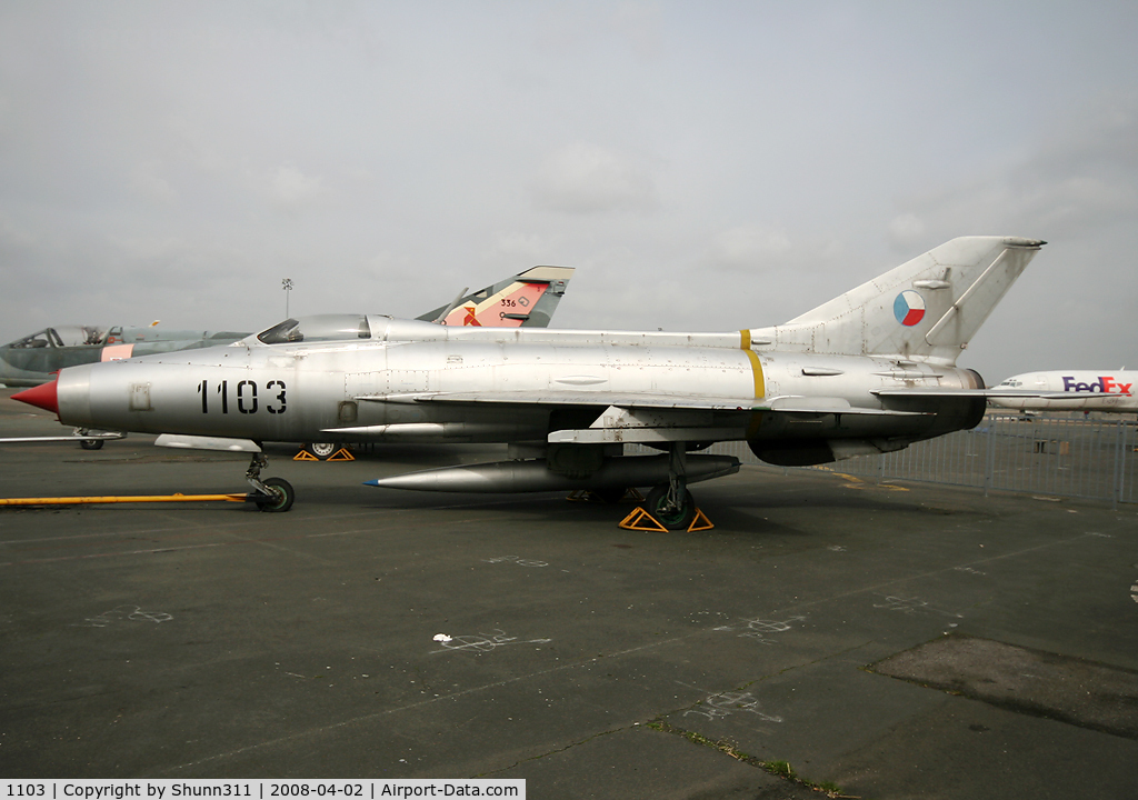 1103, Mikoyan-Gurevich MiG-21F-13 C/N 161103, S/n 161103 - Preserved in Le Bourget Museum