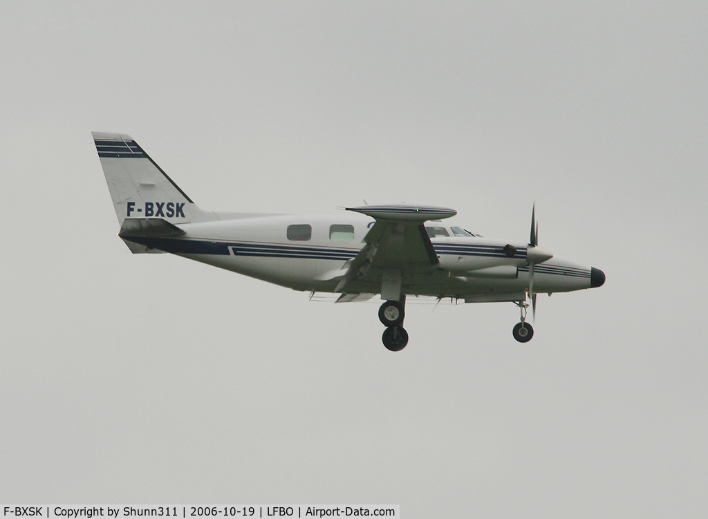F-BXSK, Piper PA-31T Turbo Cheyenne C/N 31T-7620020, Landing rwy 14L...