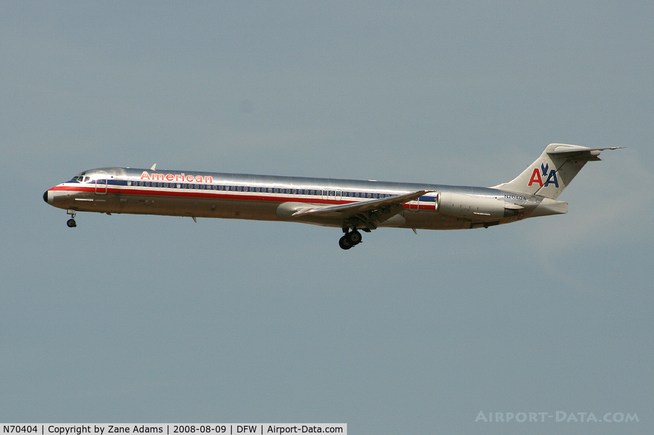 N70404, 1986 McDonnell Douglas MD-82 (DC-9-82) C/N 49315, American Airlines landing 18R at DFW