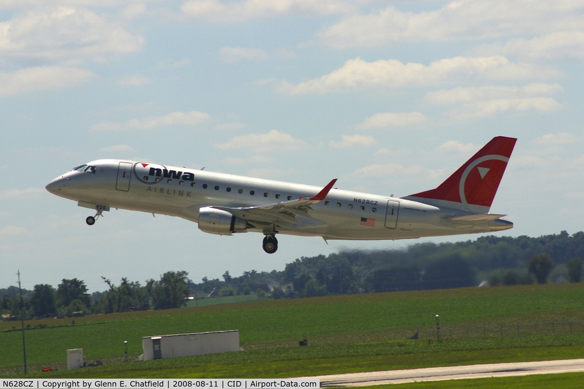 N628CZ, 2008 Embraer 175LR (ERJ-170-200LR) C/N 17000233, Departing Runway 9