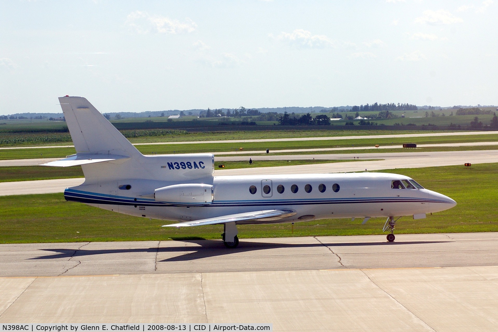 N398AC, 1993 Dassault Falcon 50 C/N 240, Taxiing to the Alliant Energy Company hangar