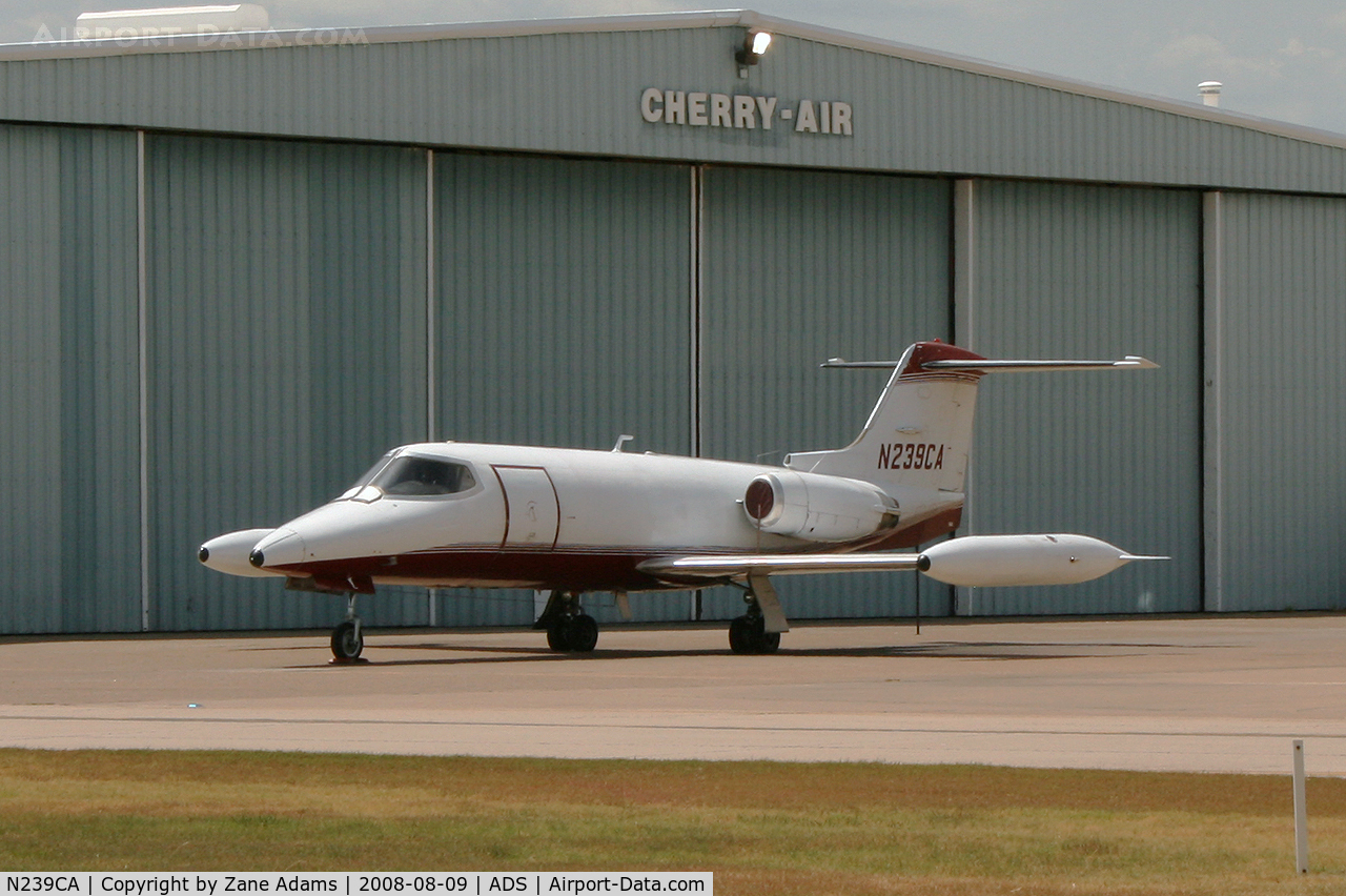 N239CA, 1974 Gates Learjet 25B C/N 25B-149, At Dallas Addison