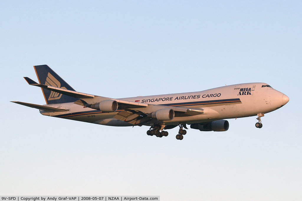 9V-SFD, 1995 Boeing 747-412F/SCD C/N 26553, Singapore Airlines 747-400