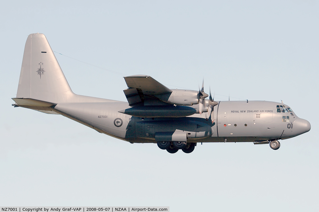 NZ7001, 1965 Lockheed C-130H Hercules C/N 382-4052, New Zealand - Air Force C-130