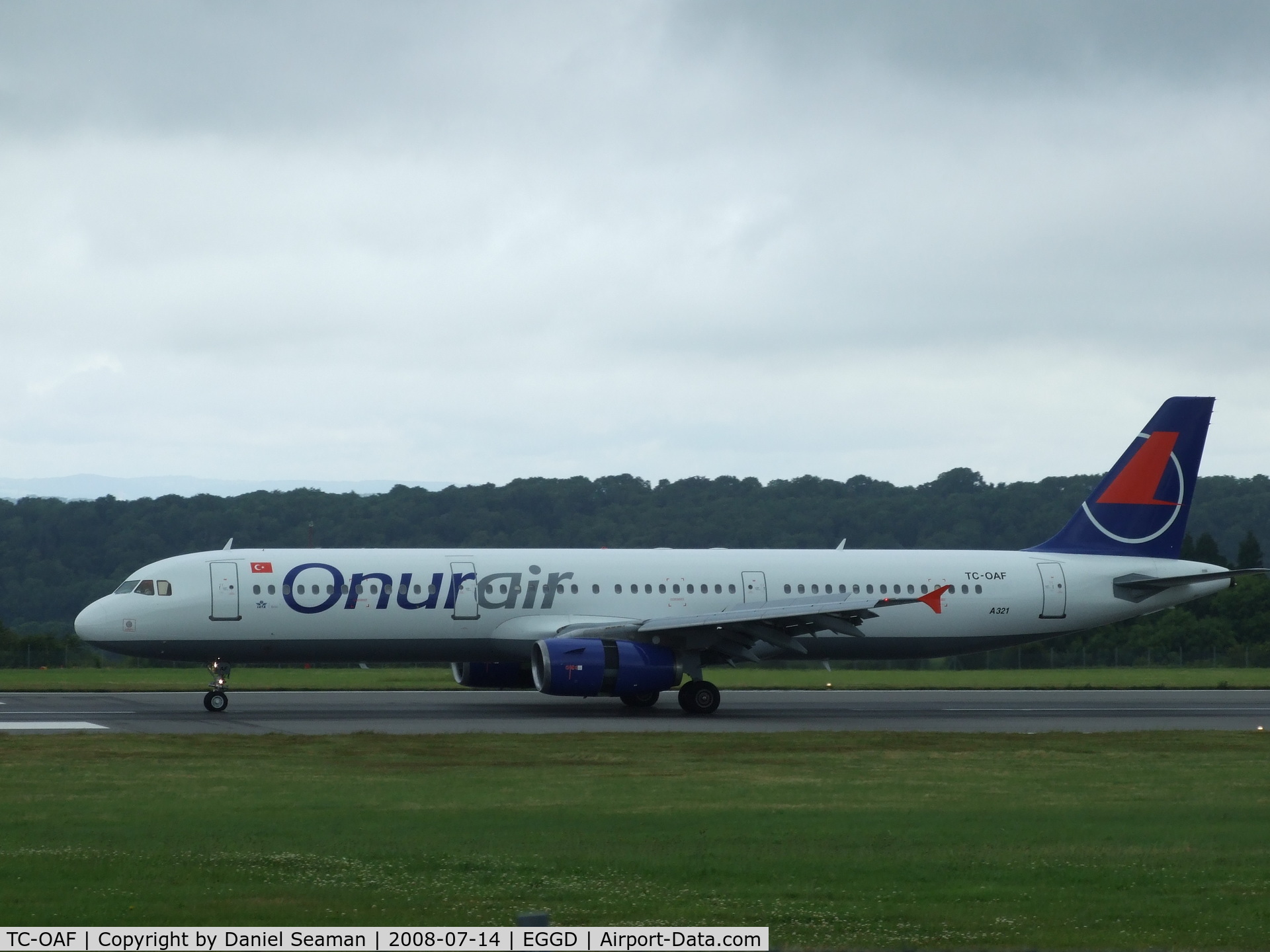 TC-OAF, 1997 Airbus A321-231 C/N 668, slowing runway 27