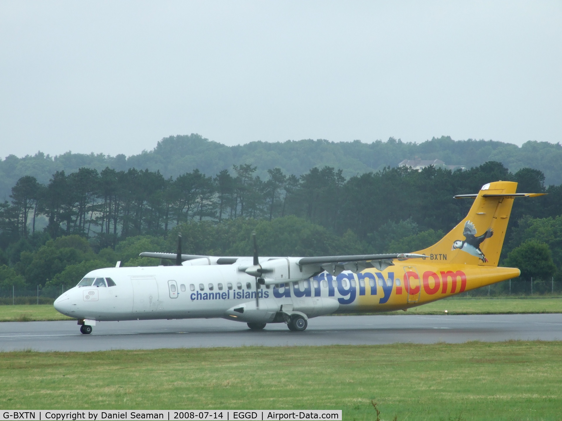 G-BXTN, 1996 ATR 72-202 C/N 483, slowing runway 27