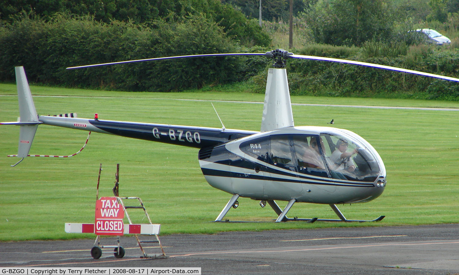 G-BZGO, 2000 Robinson R44 Astro C/N 0757, Robinson R44 at Manchester Barton