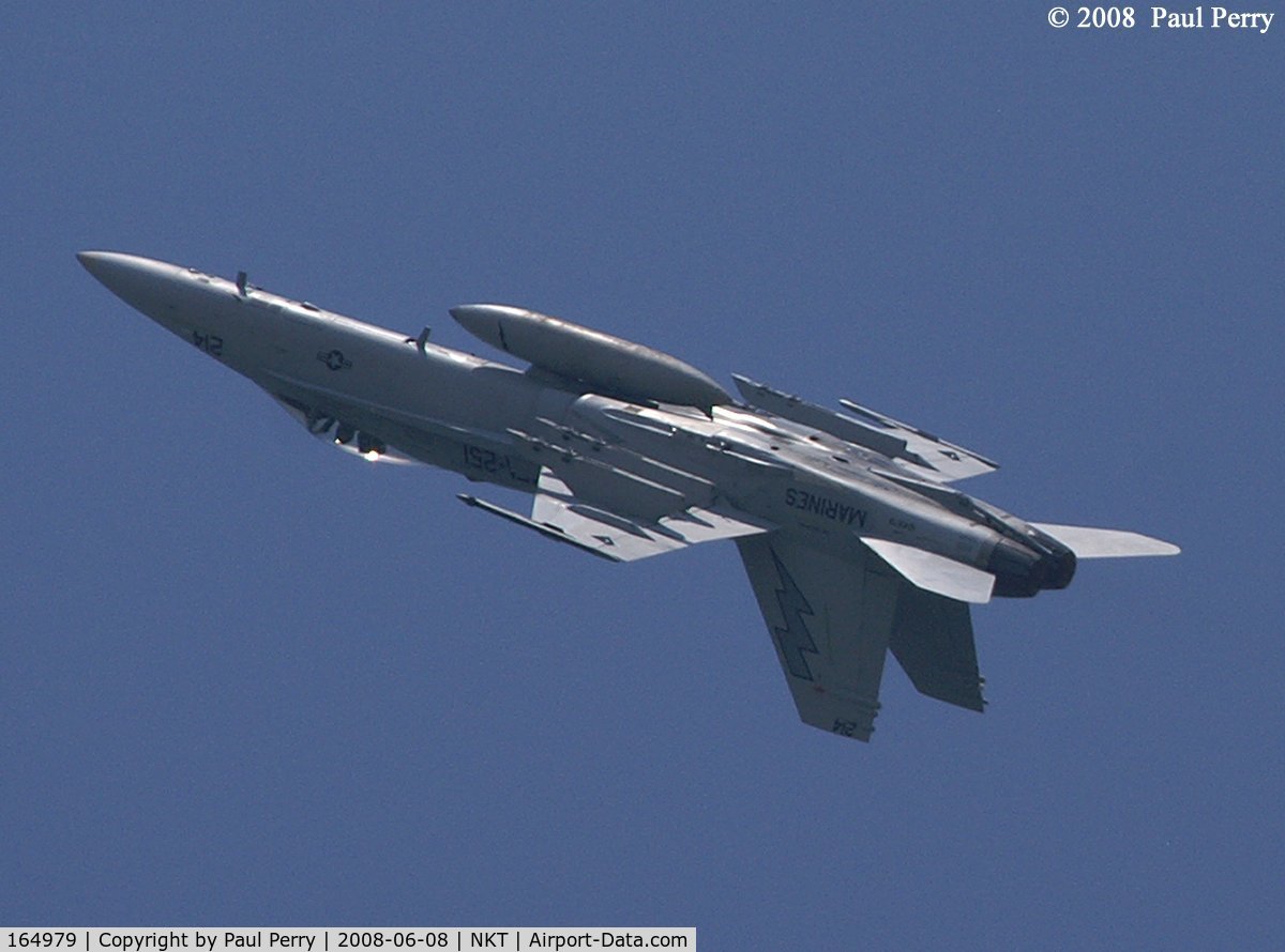 164979, McDonnell Douglas F/A-18C Hornet C/N 1283/C394, Popping up to roll in on a target area, during the MAGTF Demo