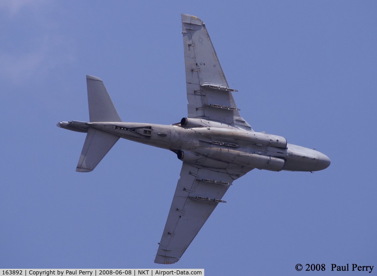 163892, Grumman EA-6B Prowler C/N P-167, Fabulous landing break
