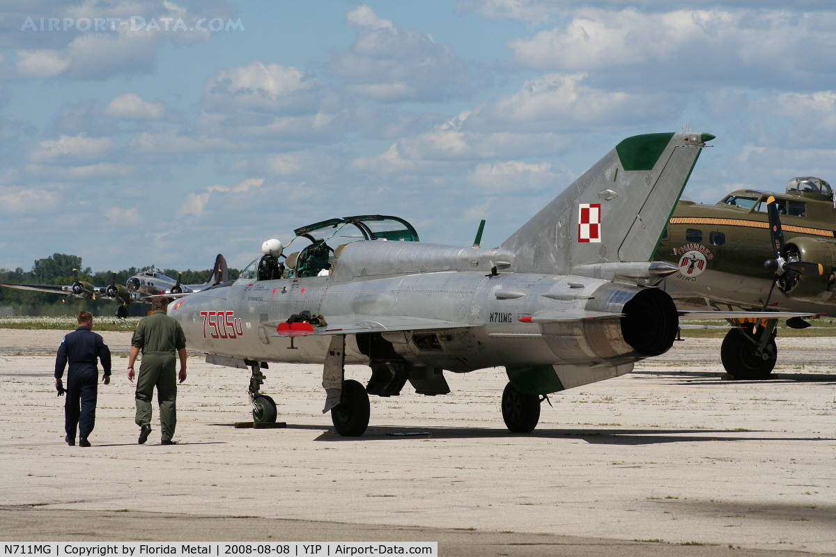 N711MG, 1973 Mikoyan-Gurevich MiG-21 C/N 5695175, Mig-21 in Polish Air Force colors
