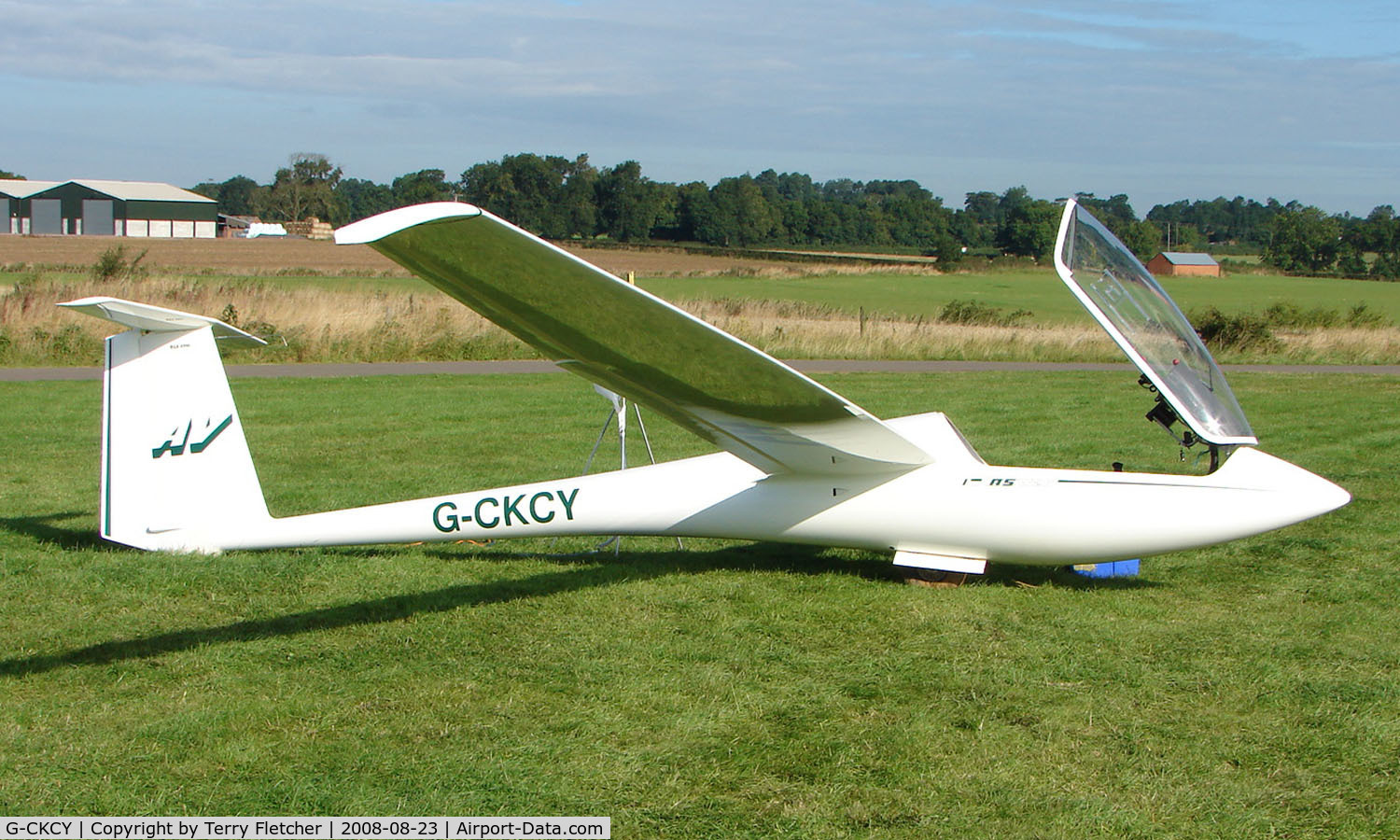 G-CKCY, 1978 Schleicher ASW-20 C/N 20068, Competitor in the Midland Regional Gliding Championship at Husband's Bosworth
