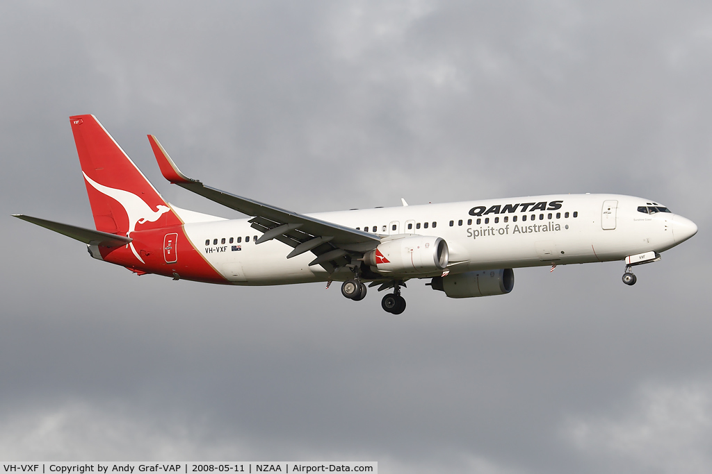 VH-VXF, 2001 Boeing 737-838 C/N 29553, Qantas 737-800