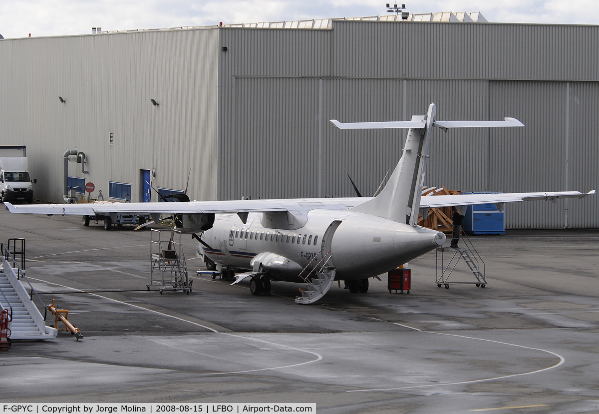 F-GPYC, 1996 ATR 42-500 C/N 484, On maintenance ATR center.