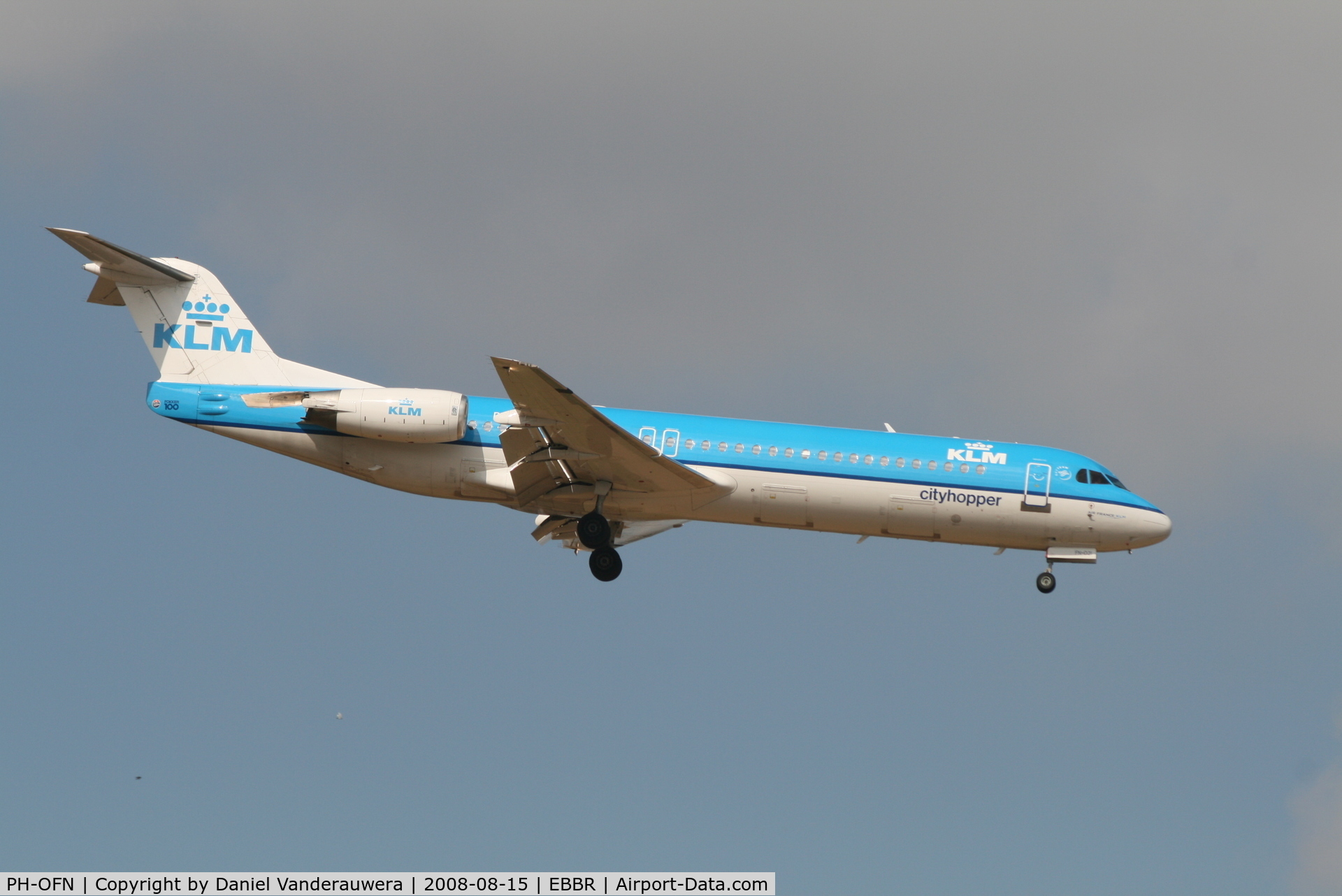PH-OFN, 1993 Fokker 100 (F-28-0100) C/N 11477, flight KL1723 is landing on rwy 02
