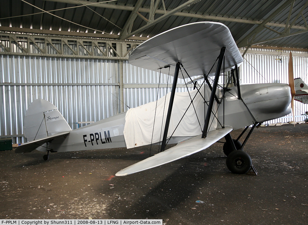 F-PPLM, Stampe-Vertongen SV-JF4 C/N 01, In the Airclub's hangar...
