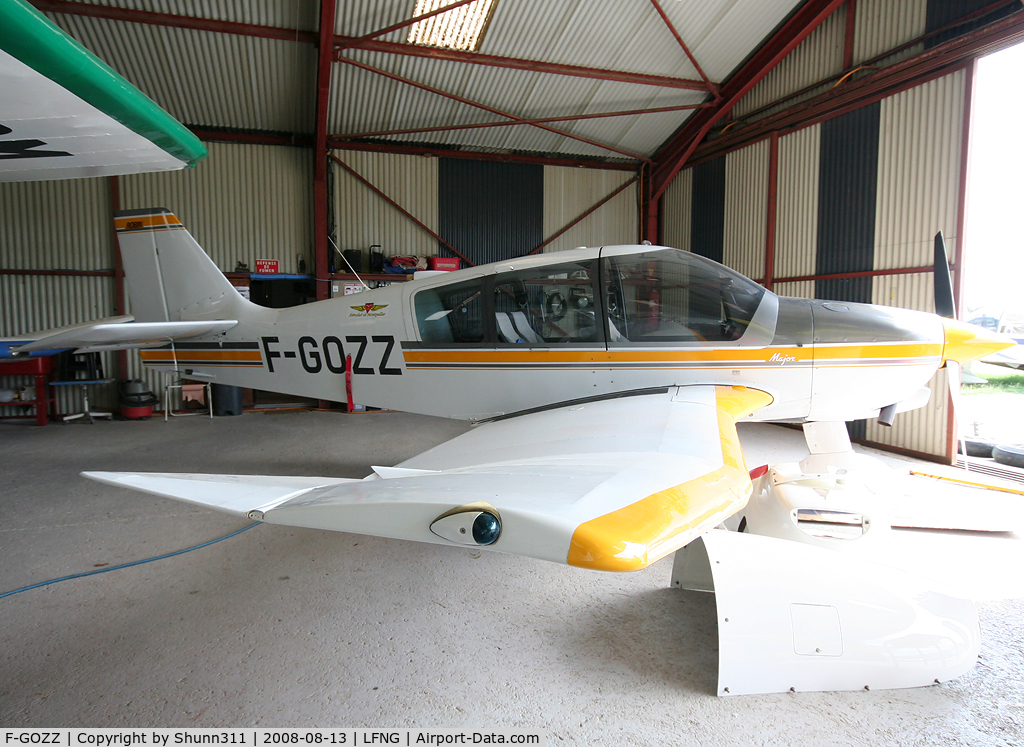 F-GOZZ, Robin DR-400-160 Chevalier C/N 2306, On maintenance...