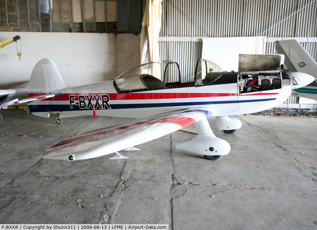 F-BXXR, Mudry CAP-10B C/N 32, Parked inde Airclub's hangar...