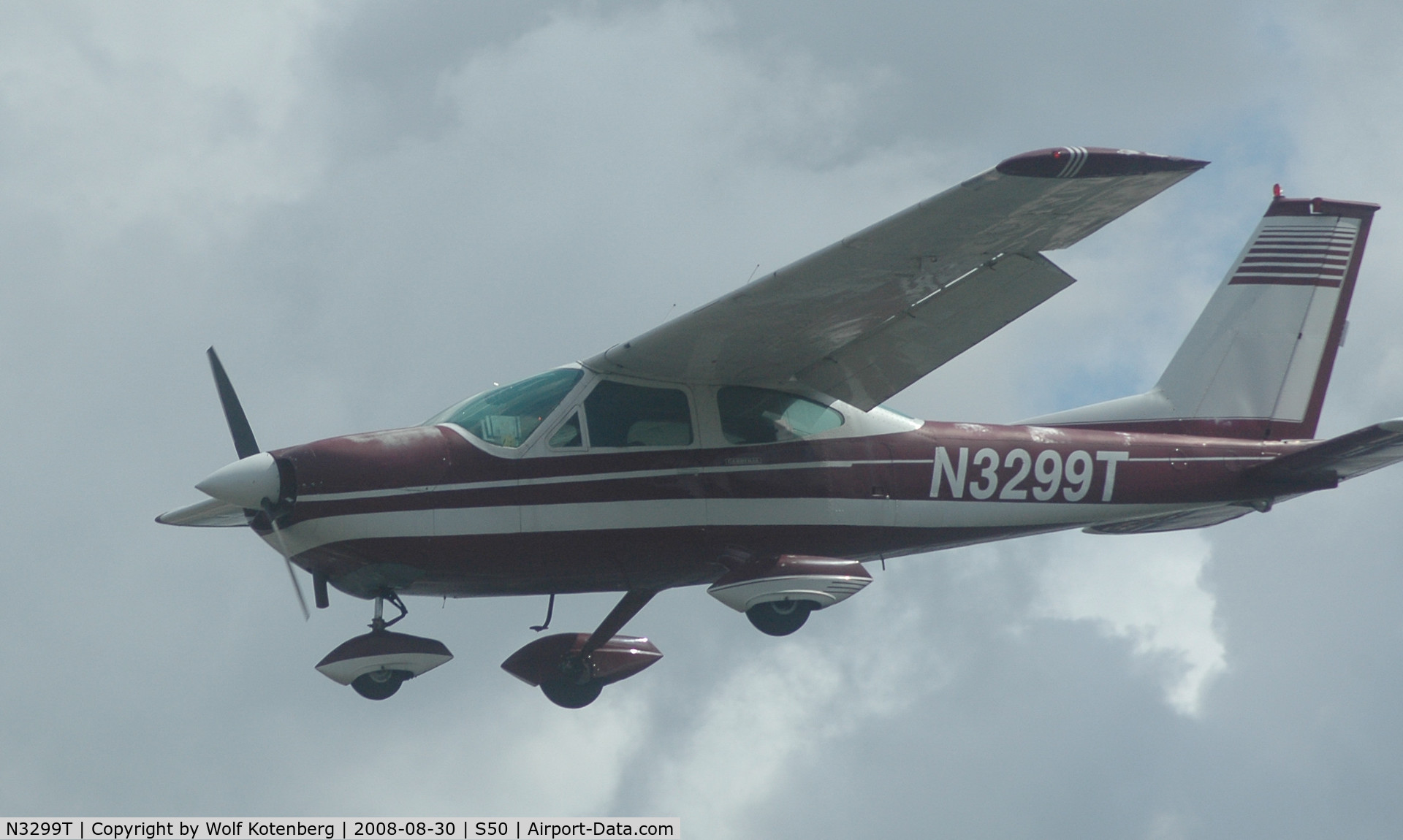 N3299T, 1967 Cessna 177 Cardinal C/N 17700599, on final runway 34