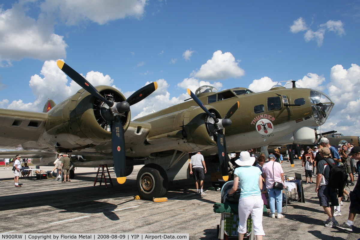 N900RW, 1944 Boeing B-17G Flying Fortress C/N 8627, B-17 Thunderbird