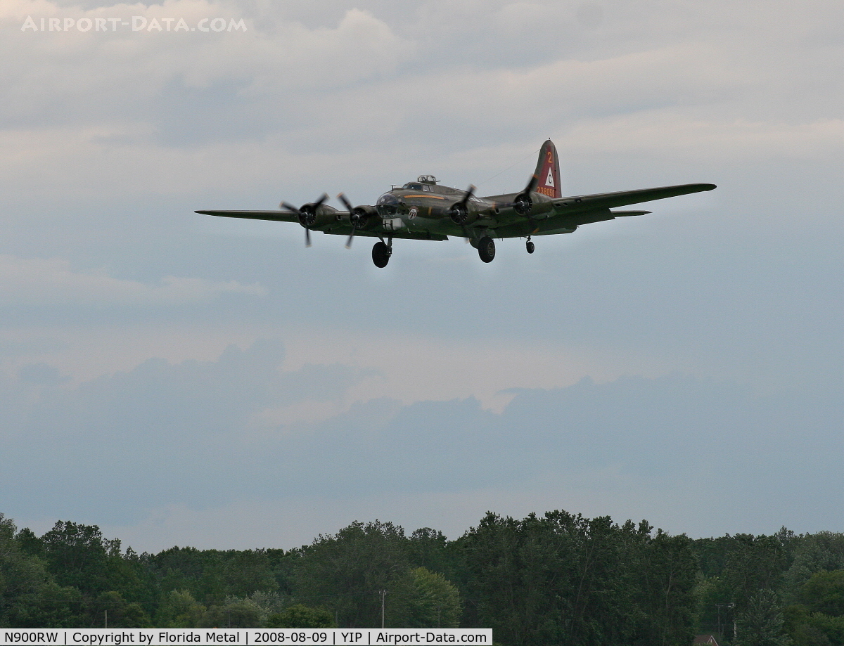 N900RW, 1944 Boeing B-17G Flying Fortress C/N 8627, B-17 Thunderbird